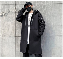 Load image into Gallery viewer, manteau noir avec motifs