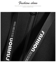 Load image into Gallery viewer, manteau noir avec motifs