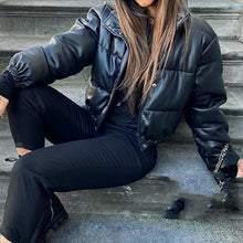 Load image into Gallery viewer, manteau noir "puffer" en faux cuire