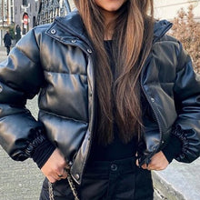Load image into Gallery viewer, manteau noir "puffer" en faux cuire